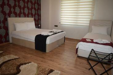 Mars Otel