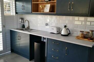 بنسيون 10 Jock Meiring Guesthouse Unit 1