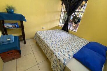 پانسیون Hostal El Calvario