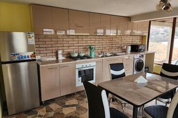 پانسیون Lilia Guesthouse