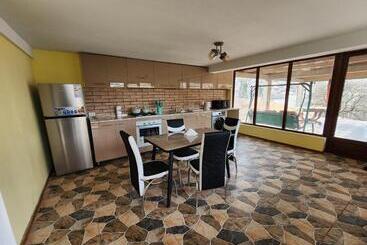 پانسیون Lilia Guesthouse
