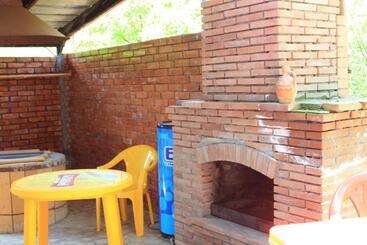 پانسیون Lilia Guesthouse