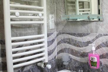 پانسیون Lilia Guesthouse