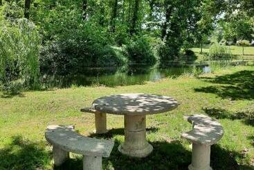 تختخواب و صبحانه L Orée Des Bois Chambre Châtaigner