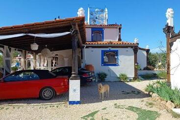 هتل Art Villa Claudia