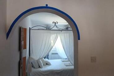 هتل Art Villa Claudia