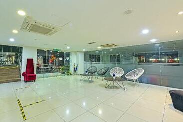 هتل Super Capital O 90545 Ho
