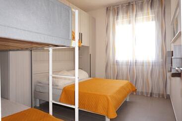 Lovely Flat With Balcony And Shared Swimming Pool