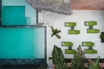 هتل New Nautilus Lodge
