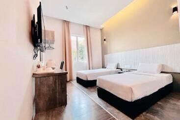 Karang Timur Motel
