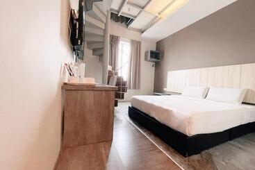 Karang Timur Motel