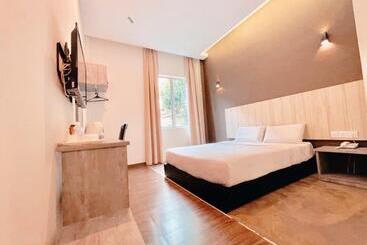 Karang Timur Motel