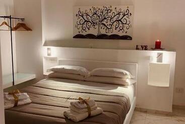 تختخواب و صبحانه Donna Adriana Rooms