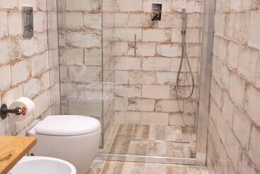 تختخواب و صبحانه Mareluna Rooms