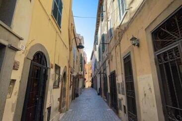 تختخواب و صبحانه Off House Borgo Suite, Nettuno   2025 Giubileo