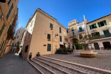 تختخواب و صبحانه Off House Borgo Suite, Nettuno   2025 Giubileo