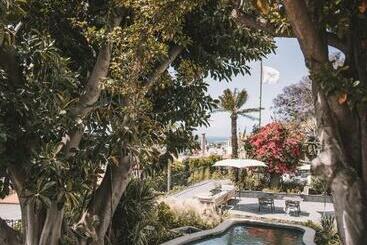 تختخواب و صبحانه Torrinha Garten Apartment