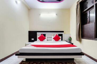هتل Akash Deep International By Wb Inn