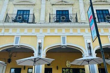 هتل Boutique Casa Degollado