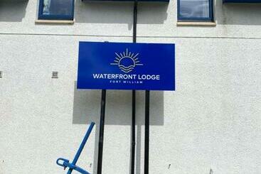 هتل Waterfront Lodge Accommodation Only