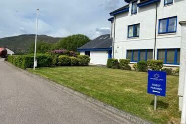 هتل Waterfront Lodge   Accommodation Only