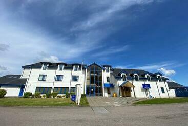 هتل Waterfront Lodge   Accommodation Only