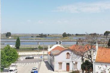 پانسیون Aveiro House
