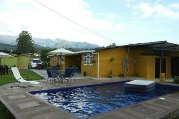 پانسیون Hostal San Ramon