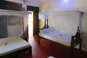 پانسیون Jacob S Inn Jambiani