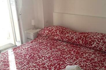 پانسیون Oasi Resort Twins Red & Blu