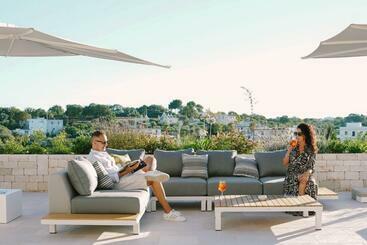 تختخواب و صبحانه Essenza Relais Contemporaneo
