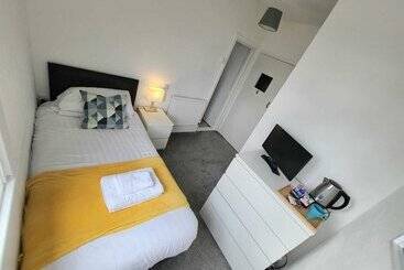 Beach Hotel Torbay B&b