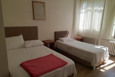 هتل کپسول Koc Otel Besiktas