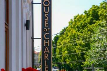 هتل House Of Charles