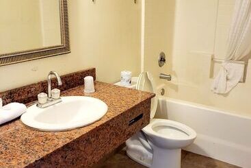 هتل Metro Inn & Suites