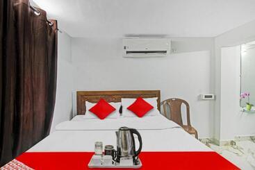 호텔 Oyo 90210 J D Guest House
