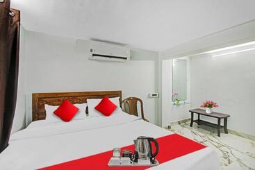호텔 Oyo 90210 J D Guest House