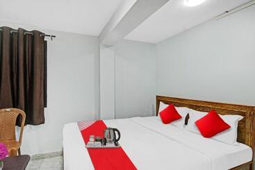 호텔 Oyo 90210 J D Guest House