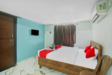 호텔 Oyo 90210 J D Guest House