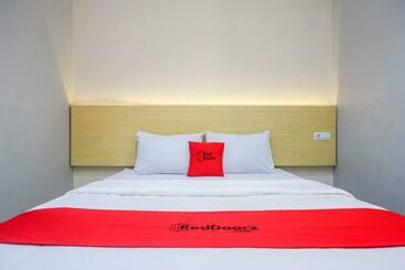 هتل Reddoorz Near Stasiun Batang