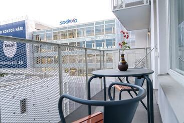 Luxury Business Studio Apartment   Garden View