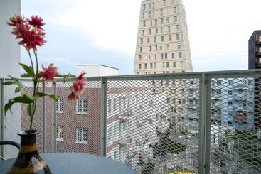 Luxury Business Studio Apartment   Garden View