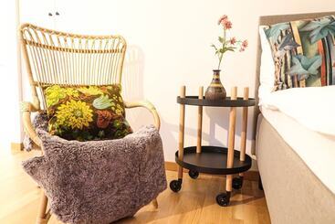 Luxury Business Studio Apartment   Garden View
