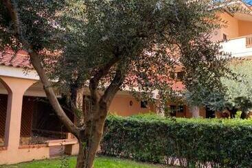 膳宿费 Cala Reale Rooms Marinella