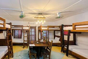 Shoki Shoki Hostel