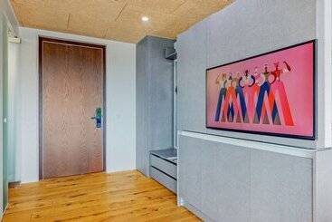 Evi S Home Hotel & Apartments