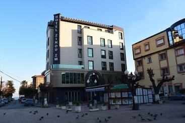 هتل Hôtel Zinou Zm