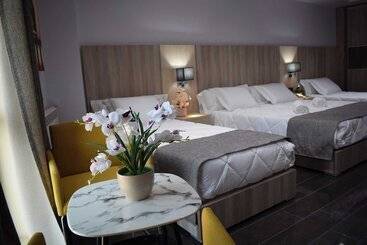 هتل Hôtel Zinou Zm