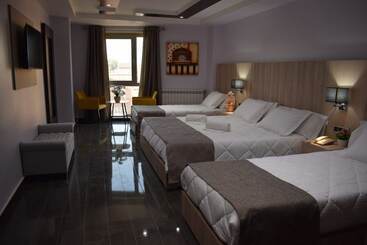 هتل Hôtel Zinou Zm