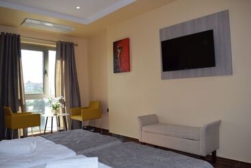 هتل Hôtel Zinou Zm